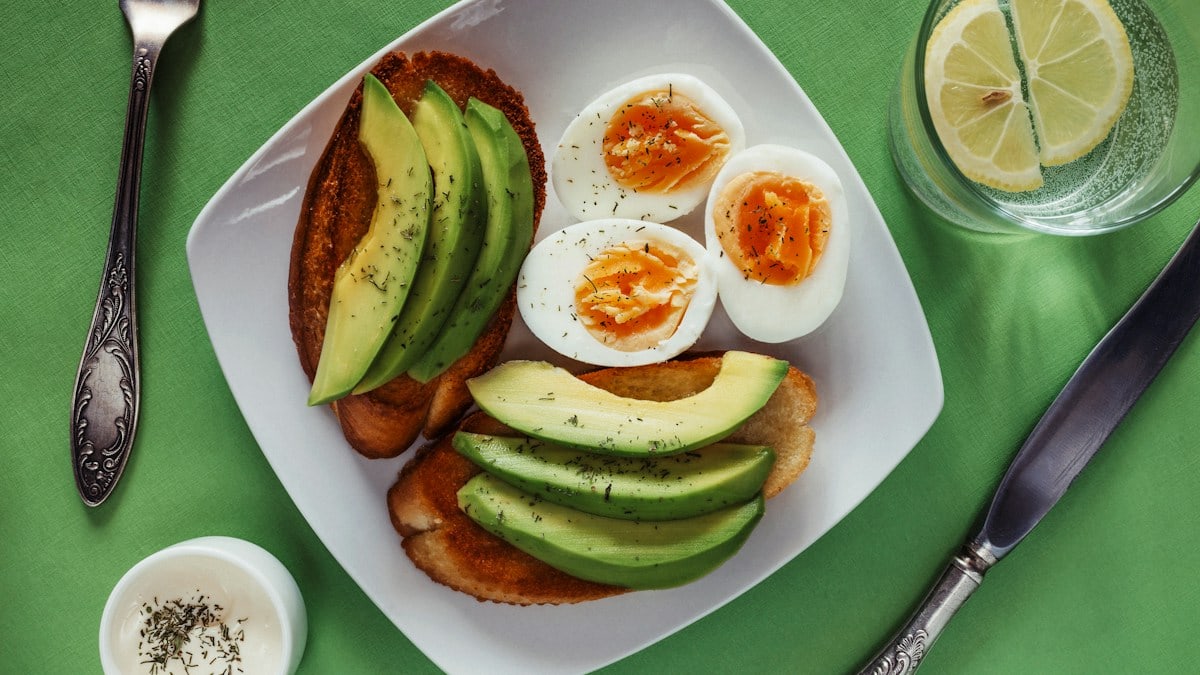 Open avocado sandwiches with eggs